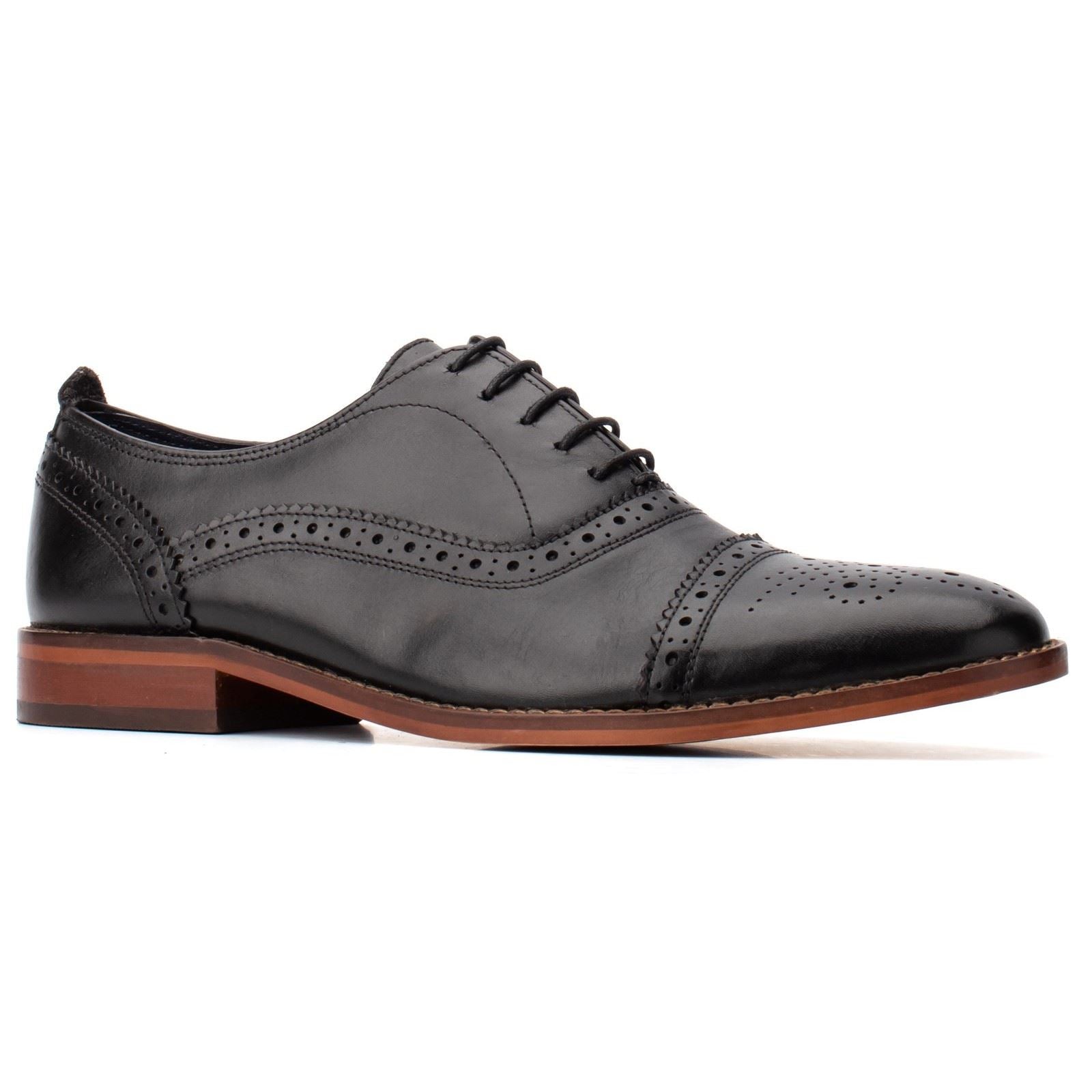Base London Cast Waxy Scarpe Nere In Stile Brogue In Pelle Da Uomo