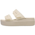 Crocs Brooklyn Buckle Low Wedge Sandali In Pietra Arenaria Da Donna