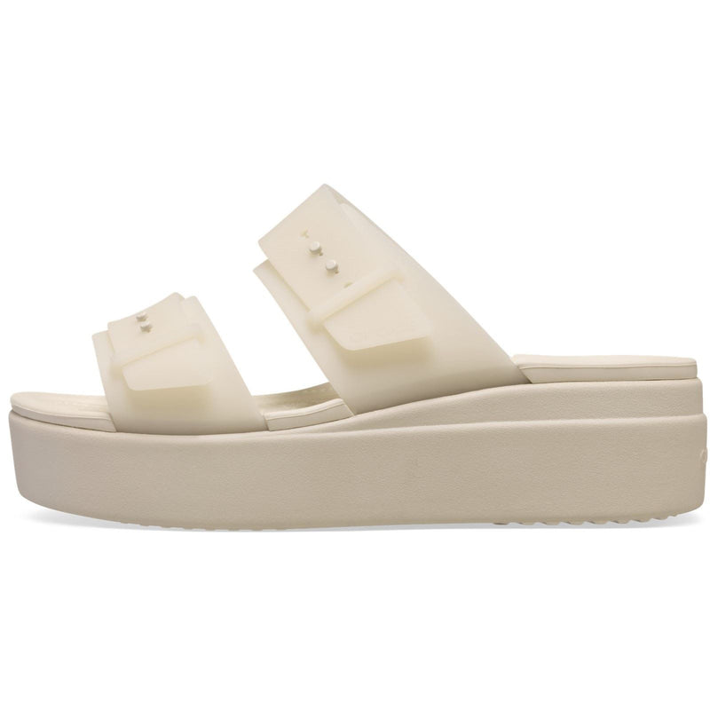 Crocs Brooklyn Buckle Low Wedge Sandali In Pietra Arenaria Da Donna