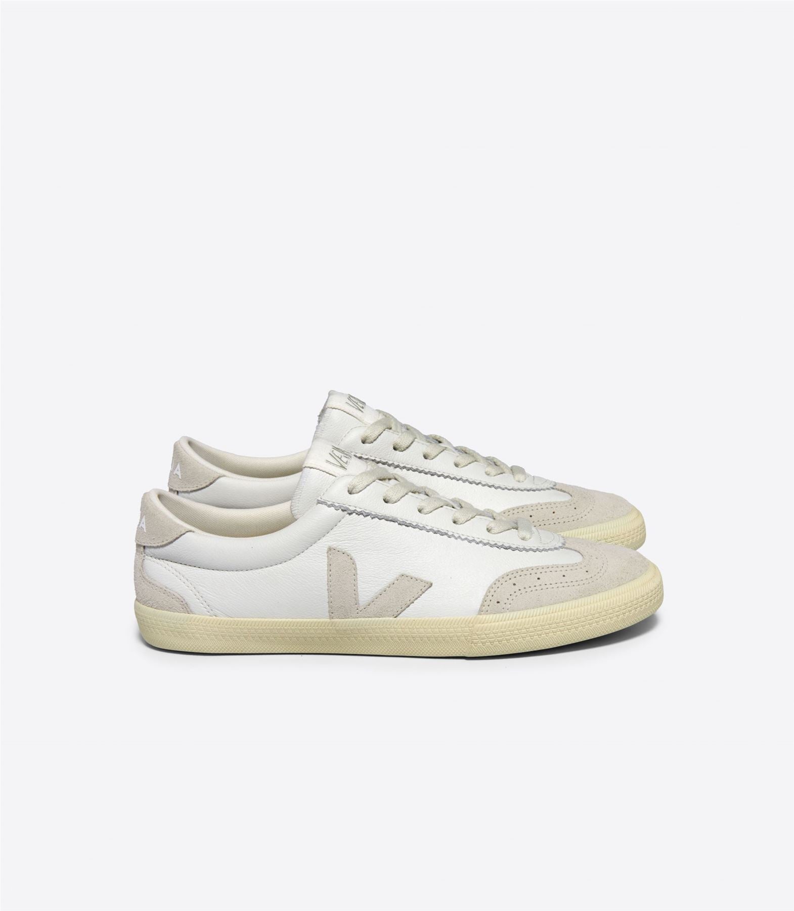 Veja Volley Sneakers Bianche Da Donna In Pelle